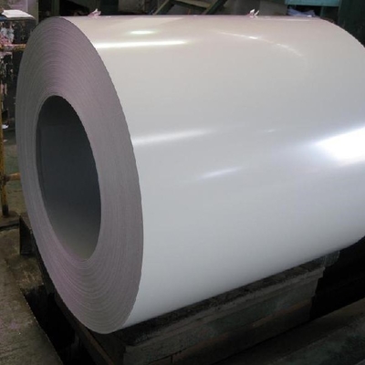 600 - 1250mm Farbumhülltes Blech-Spule ASTM CGCC Ppgi strich Stahlrolle vor