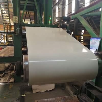 600 - 1250mm Farbumhülltes Blech-Spule ASTM CGCC Ppgi strich Stahlrolle vor